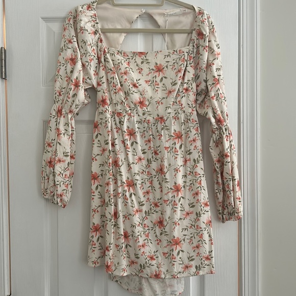 Floral long sleeve, short dress - Picture 1 of 3